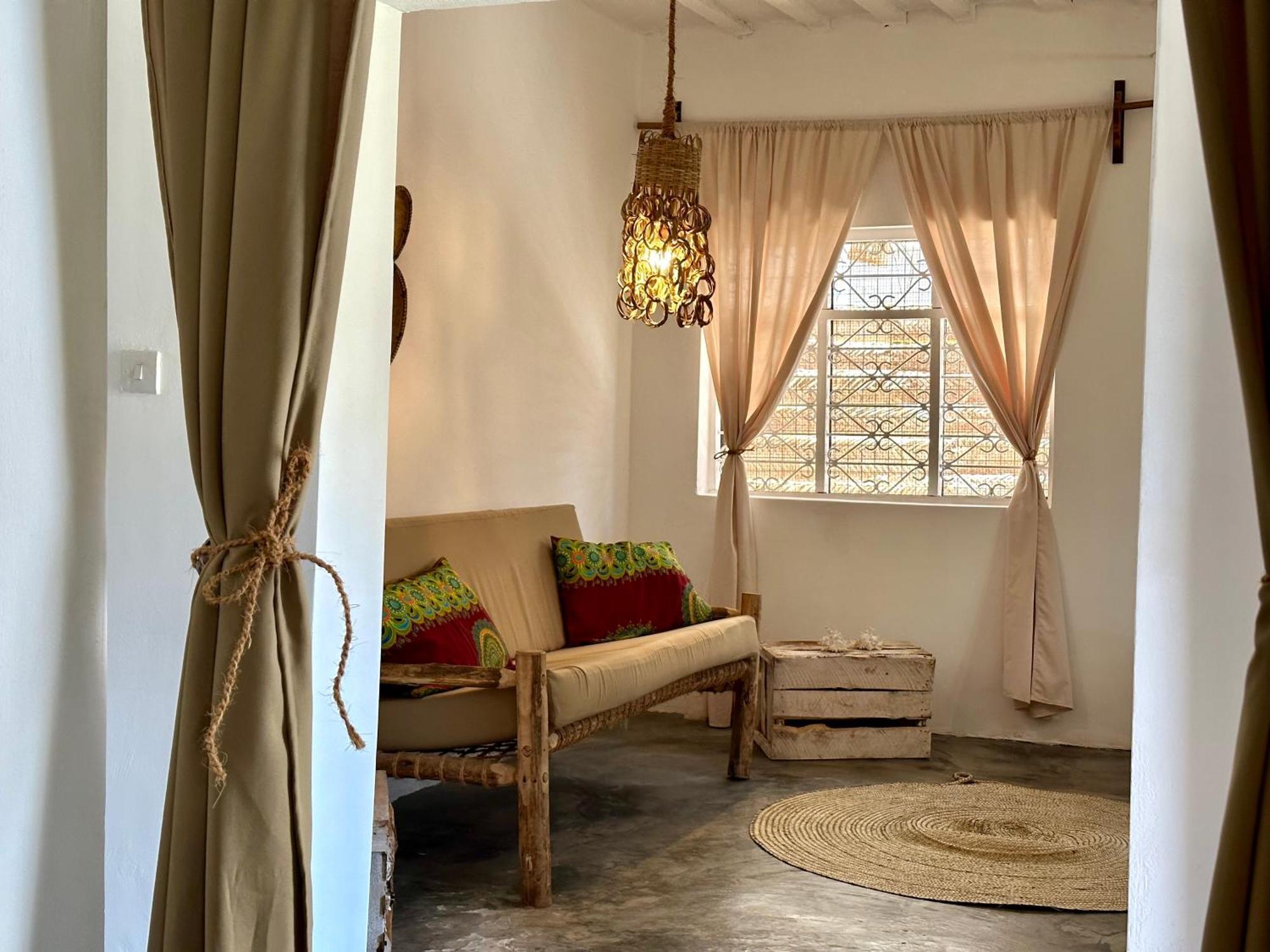 Mlango Paje House II Bed & Breakfast Ngoại thất bức ảnh