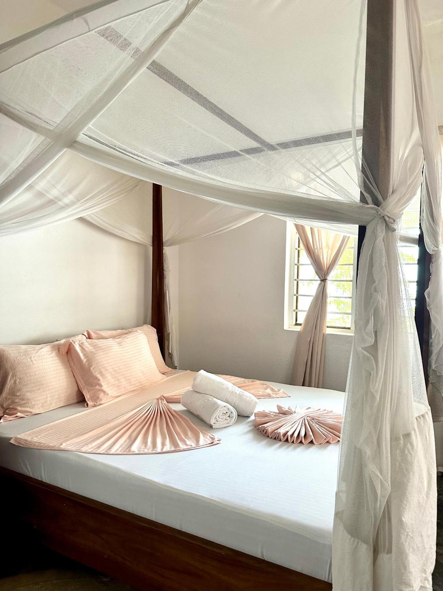 Mlango Paje House II Bed & Breakfast Ngoại thất bức ảnh