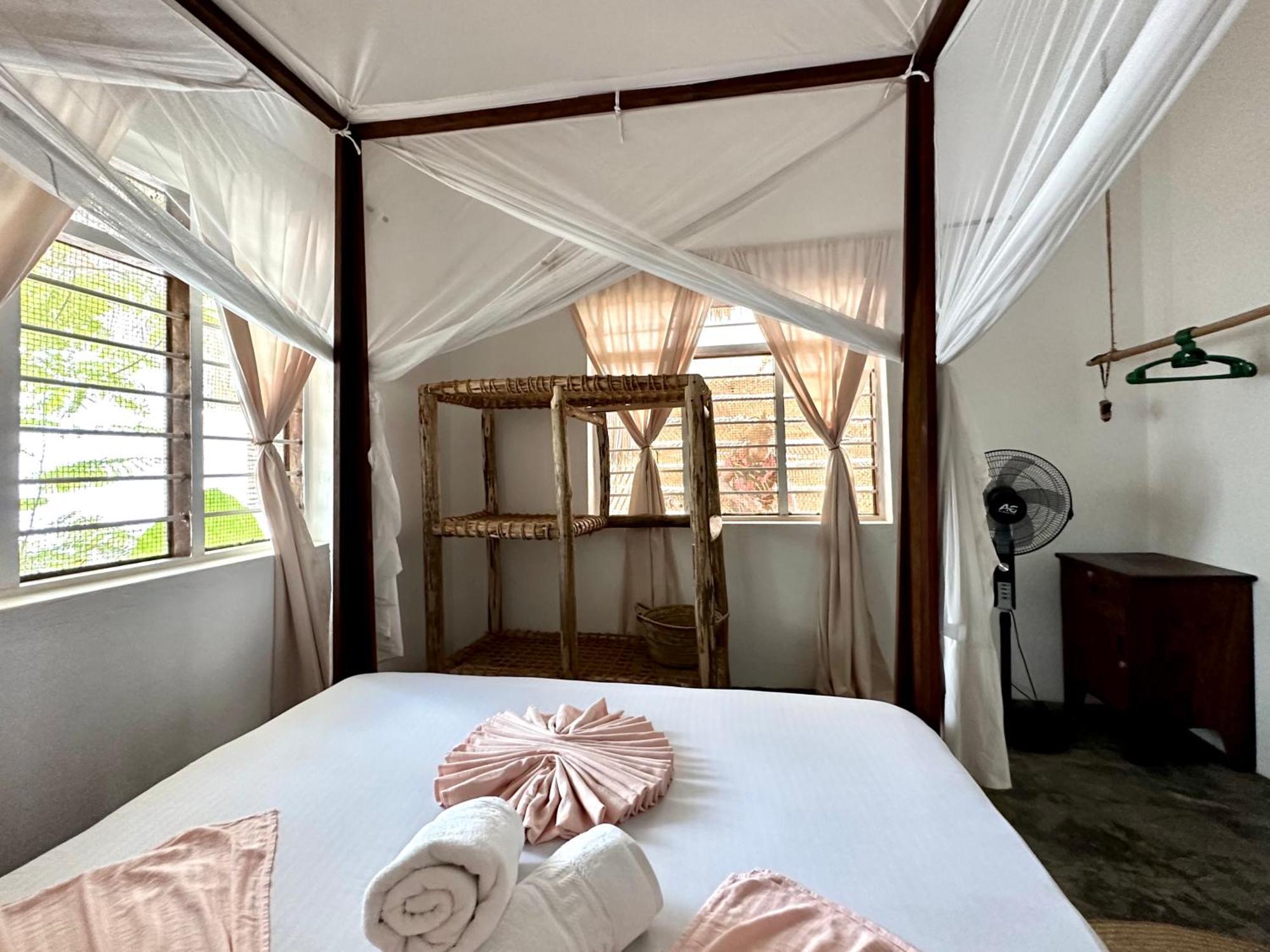 Mlango Paje House II Bed & Breakfast Ngoại thất bức ảnh