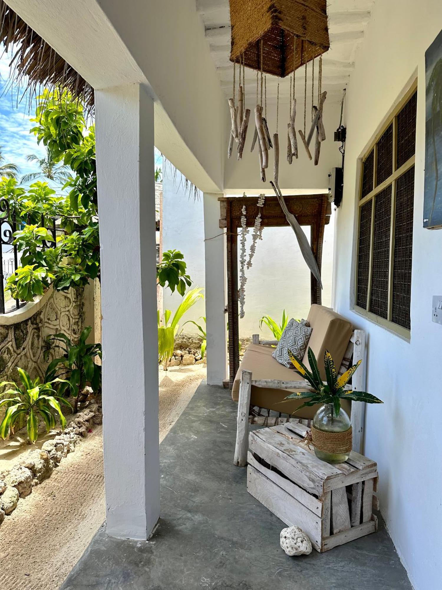 Mlango Paje House II Bed & Breakfast Ngoại thất bức ảnh